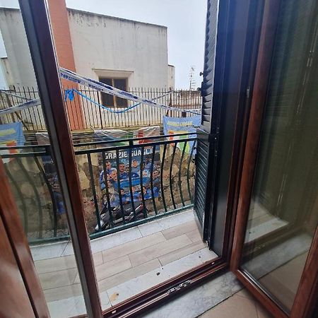 Palizzi'S Home Behind Plebiscite Square Napoli Bagian luar foto